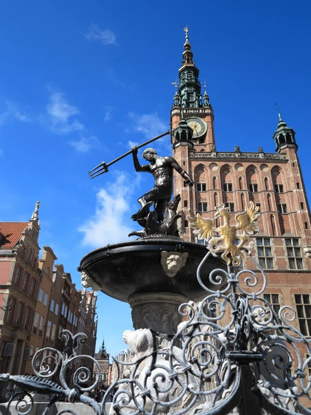 Neptuno Fuente y ayuntamiento en Gdansk, Polonia —  Fotos de Stock