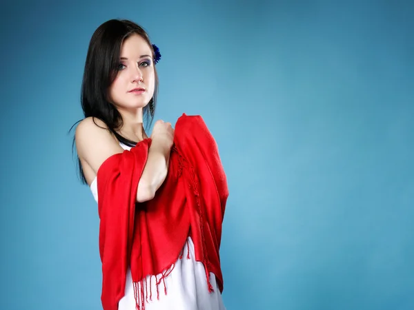 Pretty summer woman with red shawl — Stockfoto