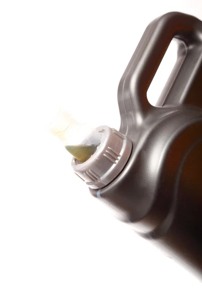 Dose mit Motoröl isoliert — Stockfoto