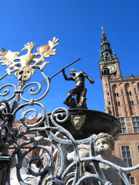 Neptunbrunnen und Rathaus in Danzig, Polen — Stockfoto