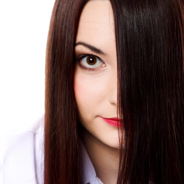 Mujer cubre parte de la cara por el pelo largo liso —  Fotos de Stock