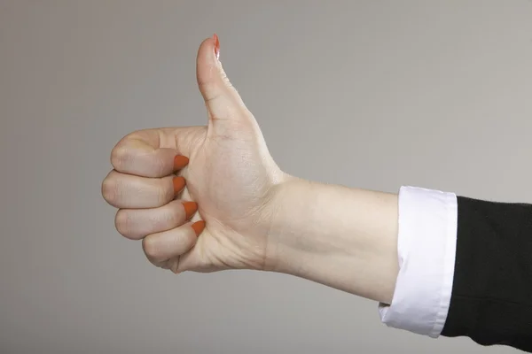 Vrouwelijke hand gebaren het ok teken — Stockfoto