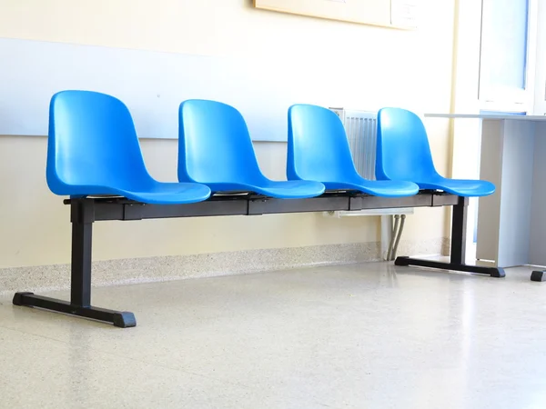 Kék székek a váróteremben — Stock Fotó