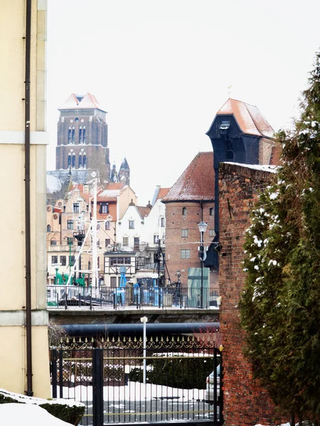 Oude stad van gdansk en de kraan — Stockfoto