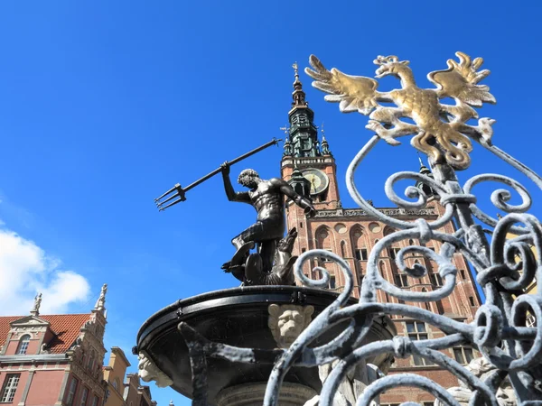 Neptunbrunnen und Rathaus in Danzig, Polen — Stockfoto