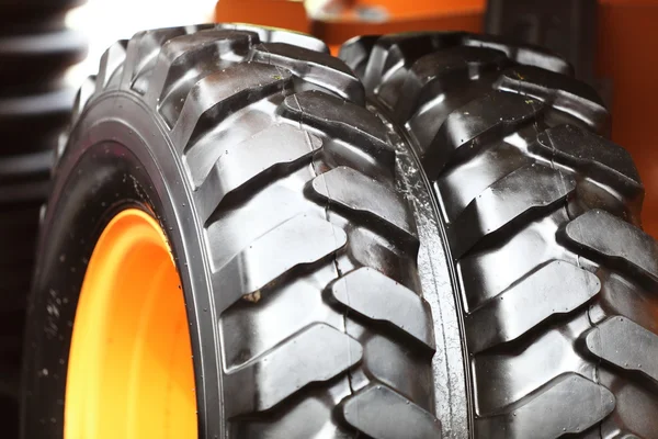 Detail big wheel of the heavy building dozer — Stock Photo, Image