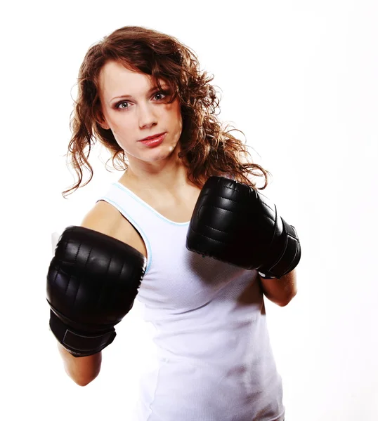 Fit im Frauenboxen - isoliert über Weiß — Stockfoto