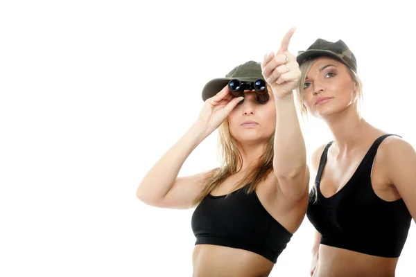 Dvě ženy ve vojenských šatech, dívky z armády — Stock fotografie