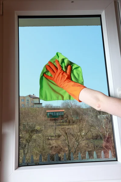 Rękawiczce okno szmatką do czyszczenia — Zdjęcie stockowe