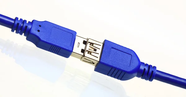 白色USB电缆隔离 — 图库照片
