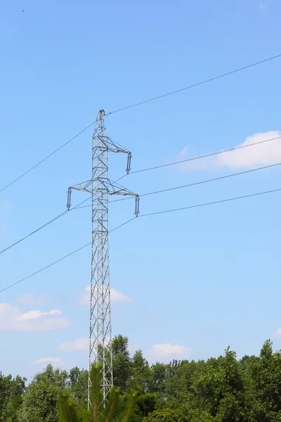 High-voltage wire tower electricity pylons — Stock Photo, Image