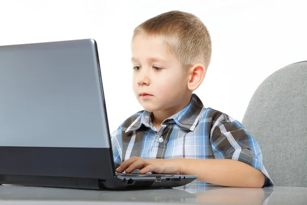 Computer addiction child with laptop notebook — Stock Photo, Image