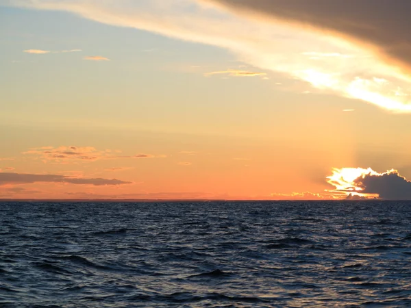 Atardecer dramático sobre el mar Báltico —  Fotos de Stock