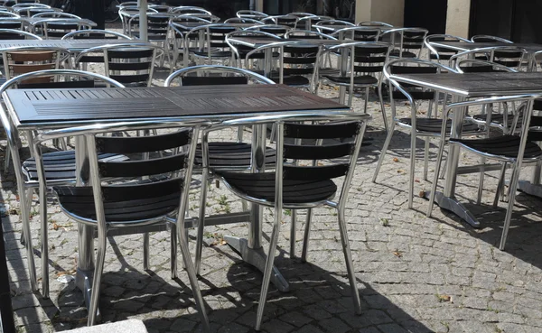 Restaurante al aire libre sillas de café con mesa — Foto de Stock
