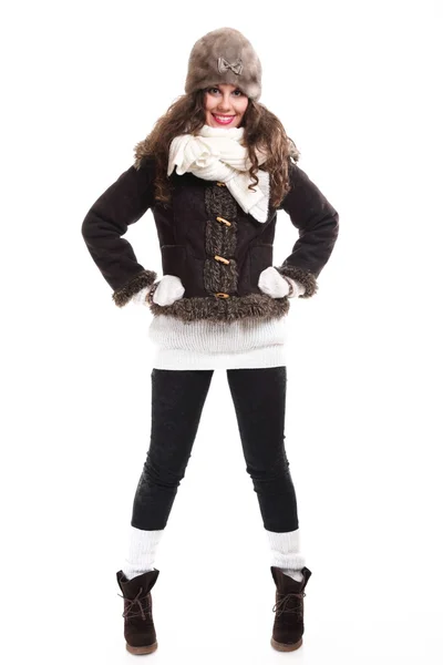Frau in warmer Kleidung Wintermode — Stockfoto