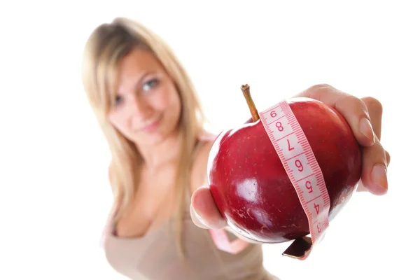 Tiempo para adelgazar la dieta. Mujer con manzana — Foto de Stock