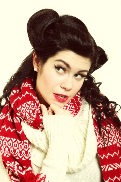 Kvinna retro frisyr varma kläder vinter mode — Stockfoto