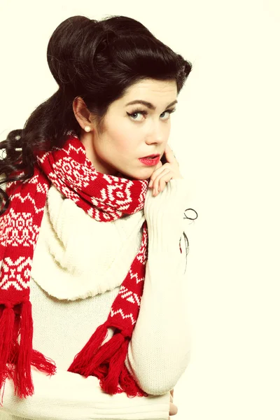 Женщина ретро прическа теплая одежда зимняя мода — стоковое фото