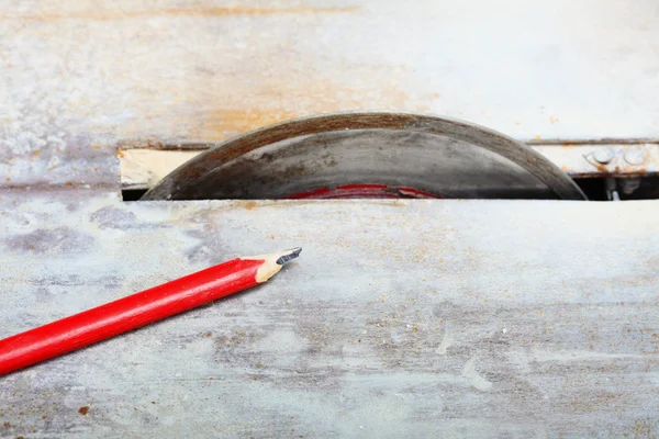 Circular saw cutter blades used to cut floor tile — Stock Photo, Image