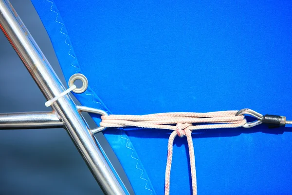 Rope on sailing boat rigging blue background — Stock Photo, Image