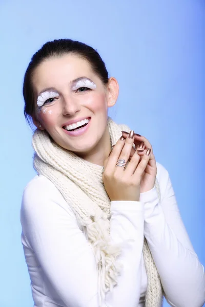 Invierno moda mujer ropa caliente maquillaje creativo — Foto de Stock