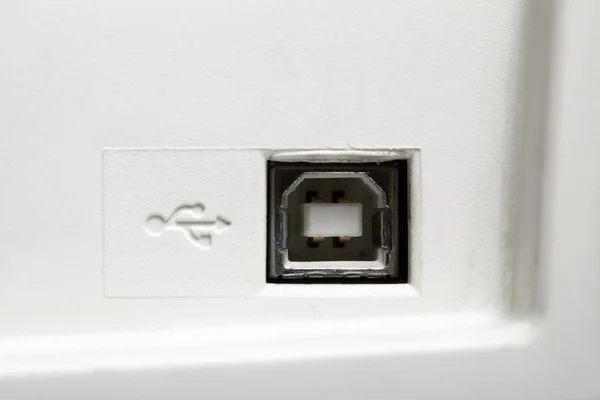 Porta de tomada USB com ícone de sinalização USB — Fotografia de Stock