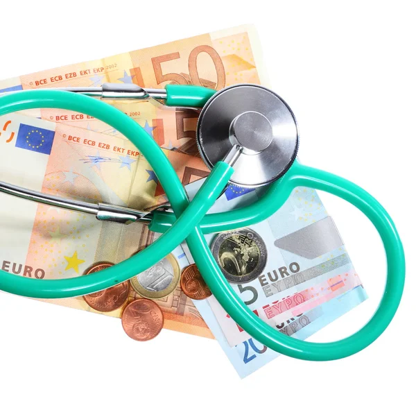 Costo dell'assistenza sanitaria: stetoscopio sui soldi in euro — Foto Stock