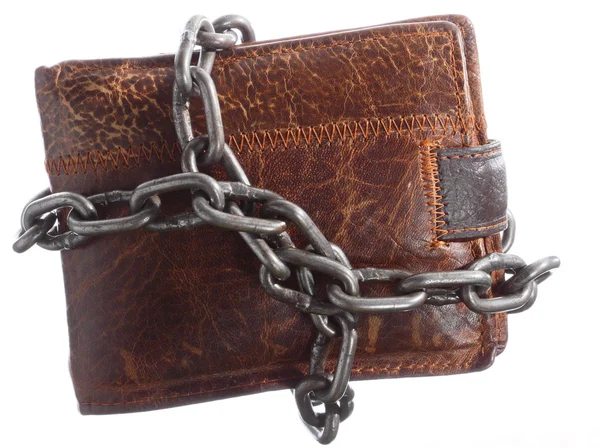 Empty wallet in chain - poor economy, end of spending — Stock Photo, Image