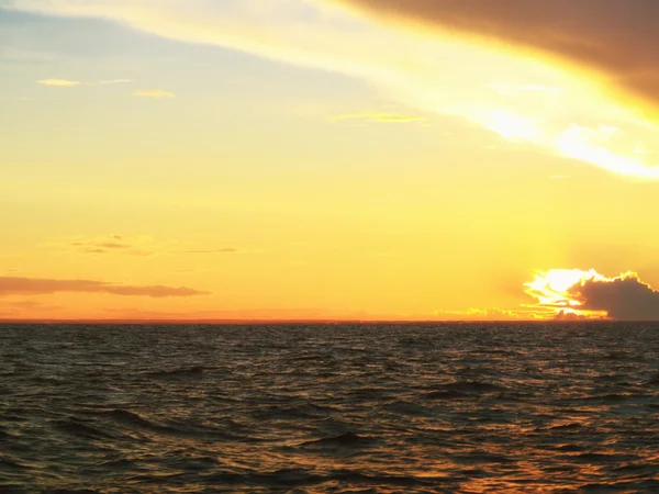 Dramatic sunset over the Baltic sea — Stock Photo, Image