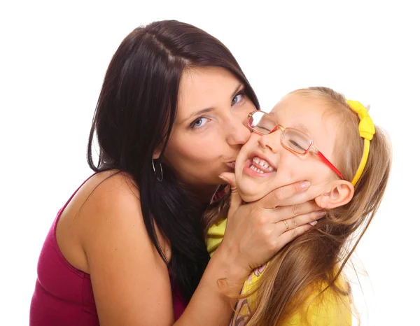 Felice madre di famiglia che gioca con sua figlia — Foto Stock