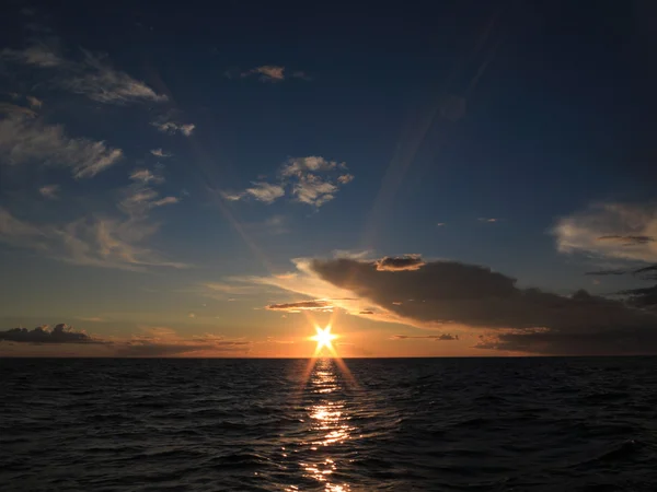 Dramatic sunset over the Baltic sea — Stock Photo, Image