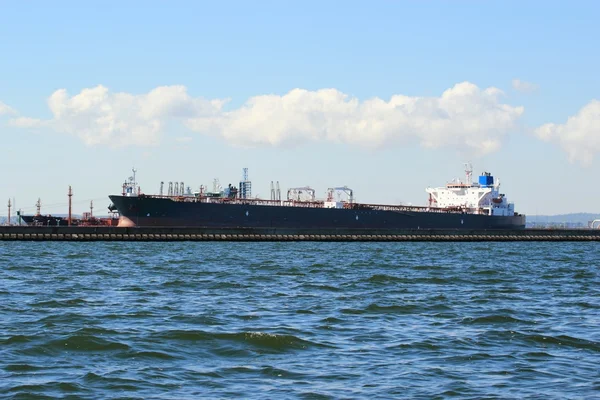 Verladung von Frachtschiff im Hafen Danzig, Polen. — Stockfoto