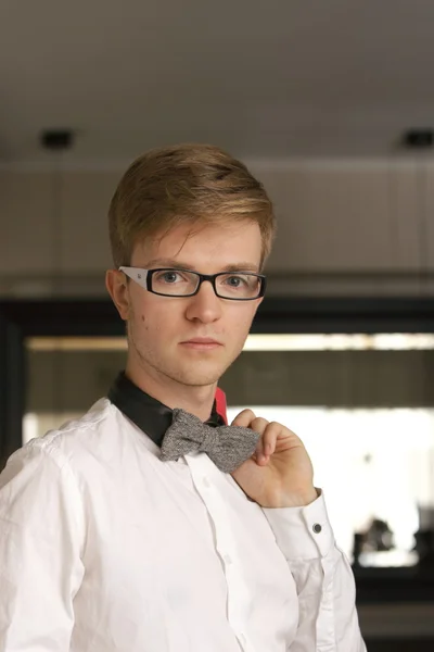 Portrait young handsome stylish man indoor — Stock Photo, Image