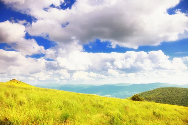 Montanhas colinas paisagem Bieszczady Polónia — Fotografia de Stock