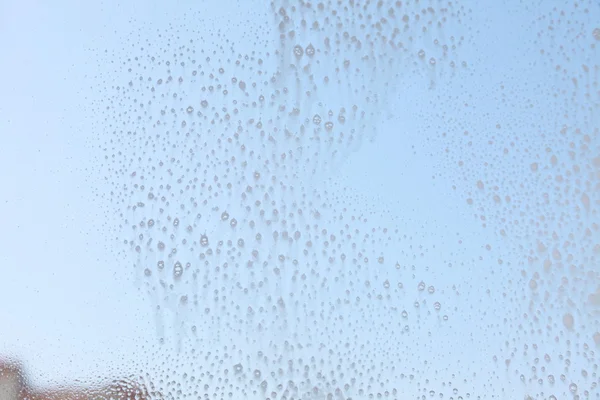 Tropfen auf die Fensterscheibe — Stockfoto