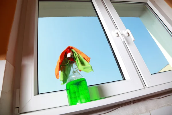 Ferramentas para limpar janelas — Fotografia de Stock