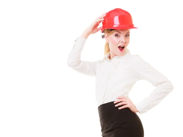 Ženské inženýr architekt žena v červené bezpečnostní přilbu, samostatný — Stock fotografie