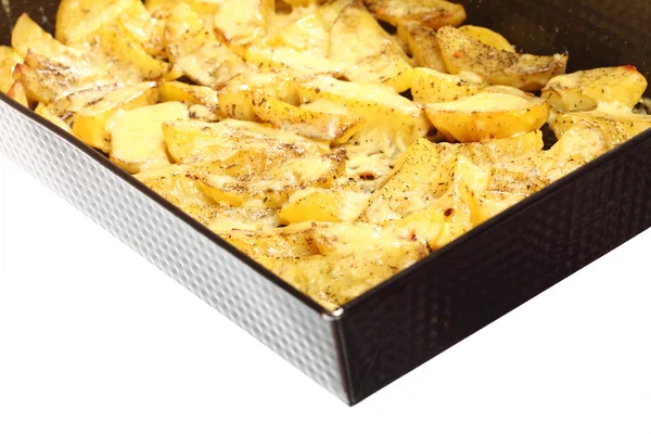 Bratkartoffeln mit Gewürzen und Käse — Stockfoto