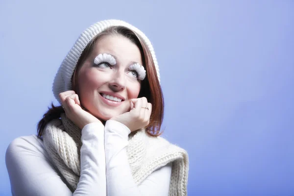 冬季时尚女人温暖服装创意化妆 — 图库照片