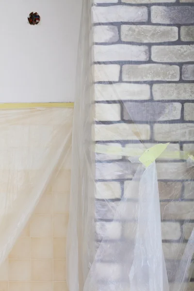 Rénovation à la maison décorer mur clinker colle de tuile de brique — Photo