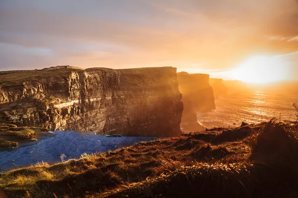 Cliffs of Moher at sunset in Co. Clare, Ireland Europe — Stock Photo, Image