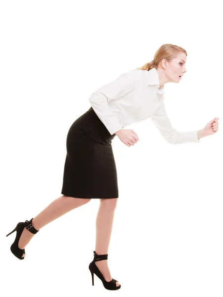 Concepto de negocio. Mujer corriendo en cuerpo completo aislado — Foto de Stock