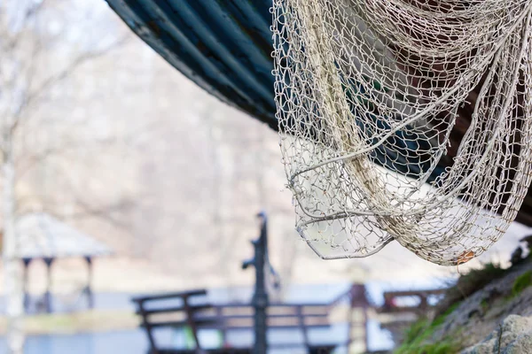 Equipamento de pesca. Fechar de arrastão branco ao ar livre — Fotografia de Stock