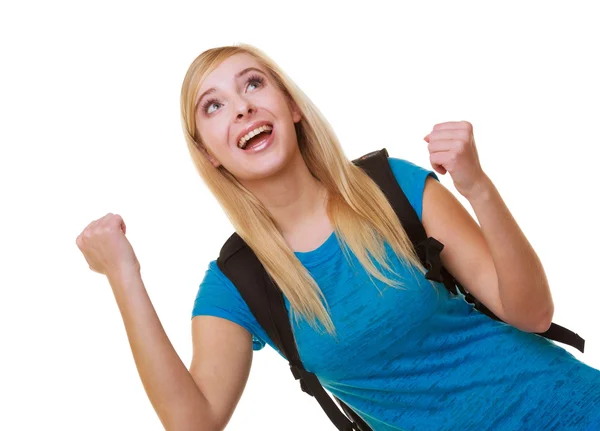 Příležitostné šťastná dívka studentka s taškou, ukazuje rukou znamení úspěchu — Stock fotografie