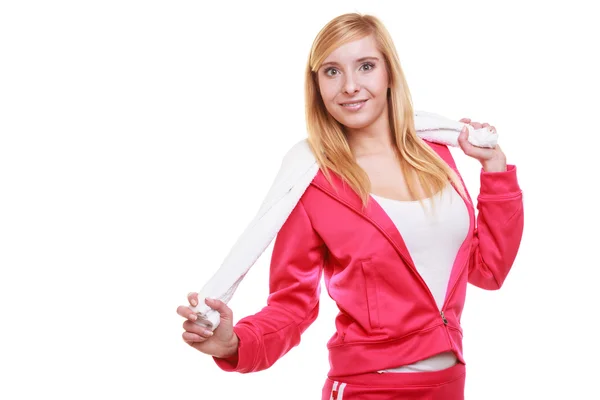 Sport kvinna fitness leende flicka med handduk isolerad på vitt — Stockfoto