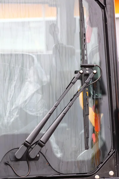 Semi truck front window and windscreen wiper detail — Stock Photo, Image