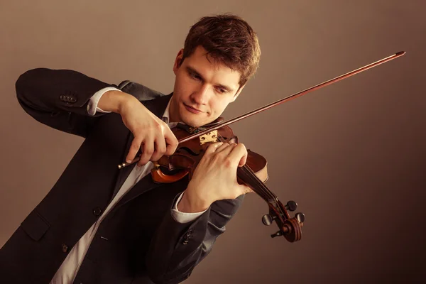 Hombre violinista tocando el violín. Arte musical clásico — Foto de Stock