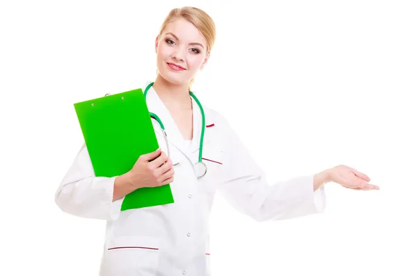 Doctora en bata de laboratorio con estetoscopio . — Foto de Stock