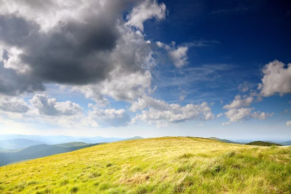 Nature. Field mountain landscape in the summer — Stock Photo, Image