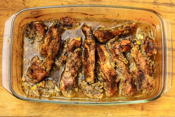 Żywności. mięso z kurczaka pieczone z ziół i przypraw — Zdjęcie stockowe